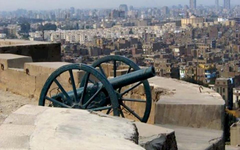 إطلاق مدفع رمضان من جبل القلعة