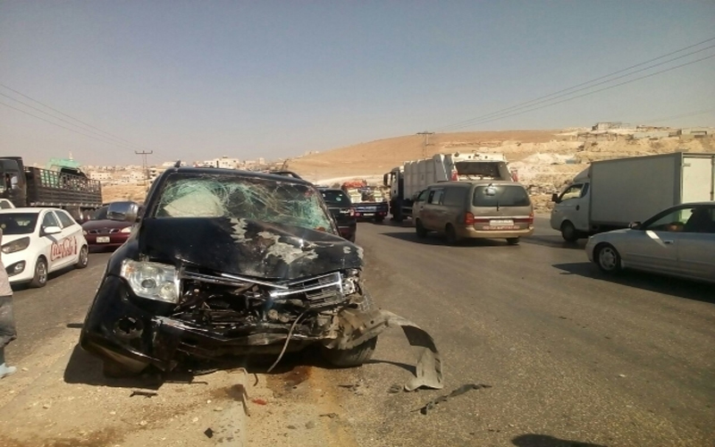 عمان.. اصابتان بحادث تصادم وتحويل السير