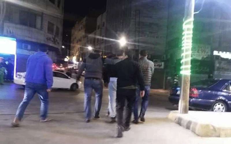 حملة اعتقالات تطال ثلاثة ناشطين في