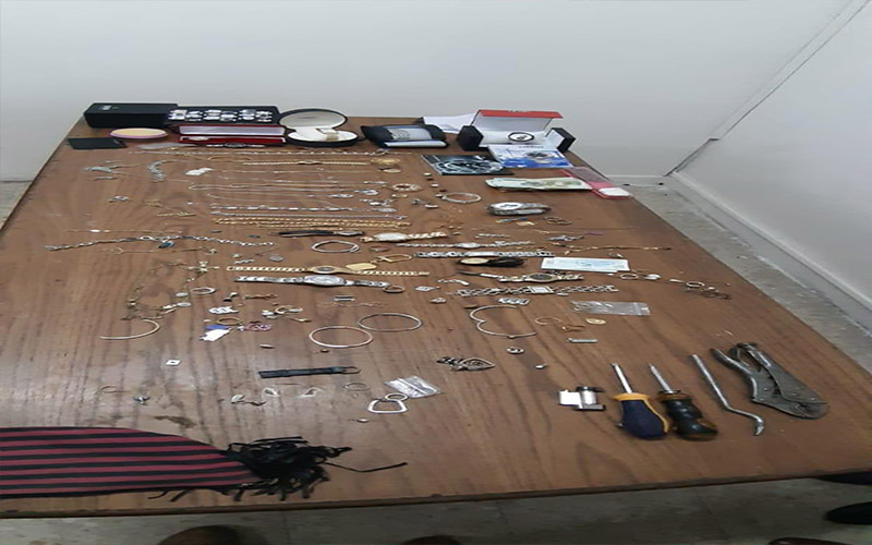 القبض على سارق مصوغات ذهبية من