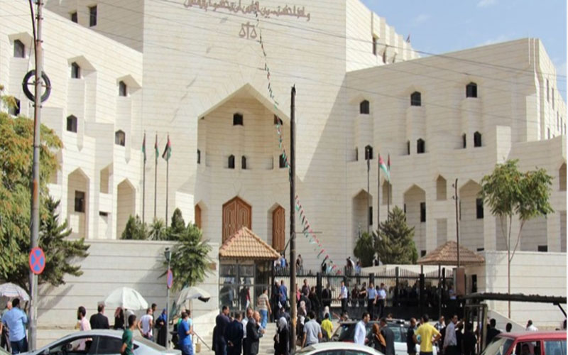 العدل تحول 53 مليون دينار الى