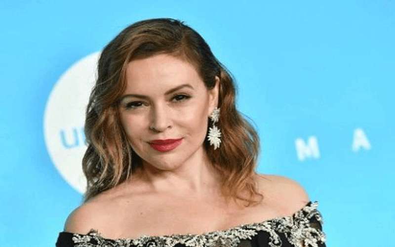 فنانة تدعو النساء لمقاطعة الجنس