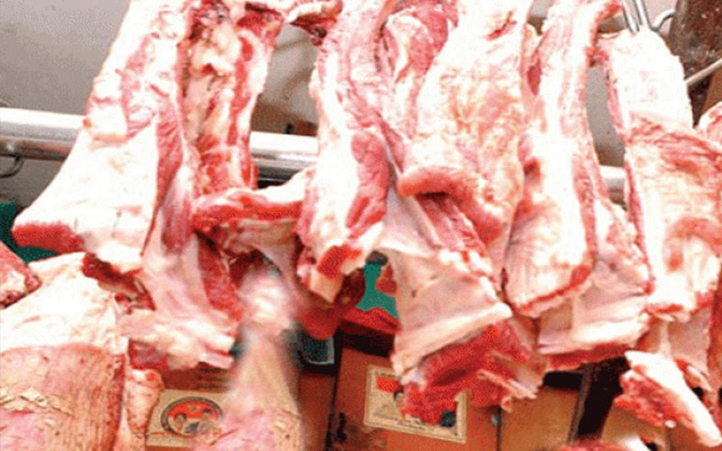 إغلاق ملحمتين باعت إحداهما لحوما غير