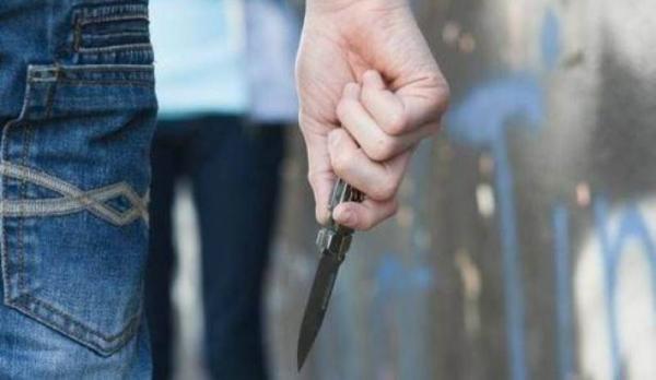 شخص يطعن شقيقيه داخل مستشفى في