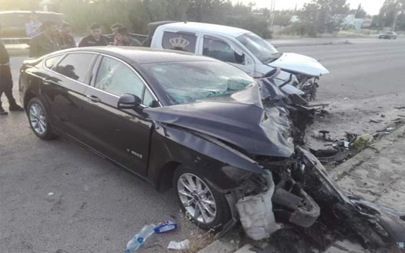 5 اصابات بتصادم مركبتين أعلى جسر