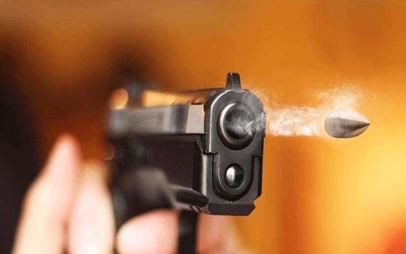 اصابة 3 اشخاص باعيرة نارية بمشاجرة