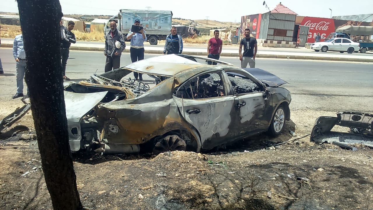 اشتعال مركبة واصابة 4 اشخاص بسبب