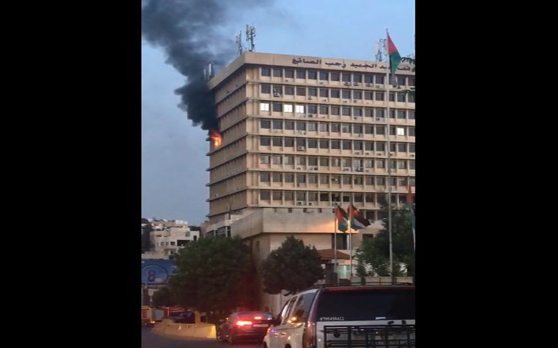 حريق مكتب بـ عمارة الصائغ في