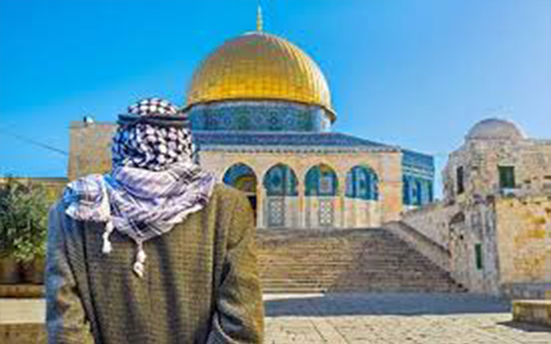 أمير سعودي يفند وثيقة تنازل مؤسس