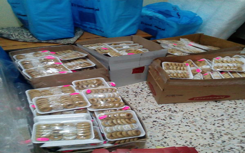 طن ونصف عصائر وحلويات فاسدة بالزرقاء