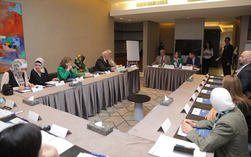 غوشة تؤكد التزام الحكومة بالعمل والإنجاز