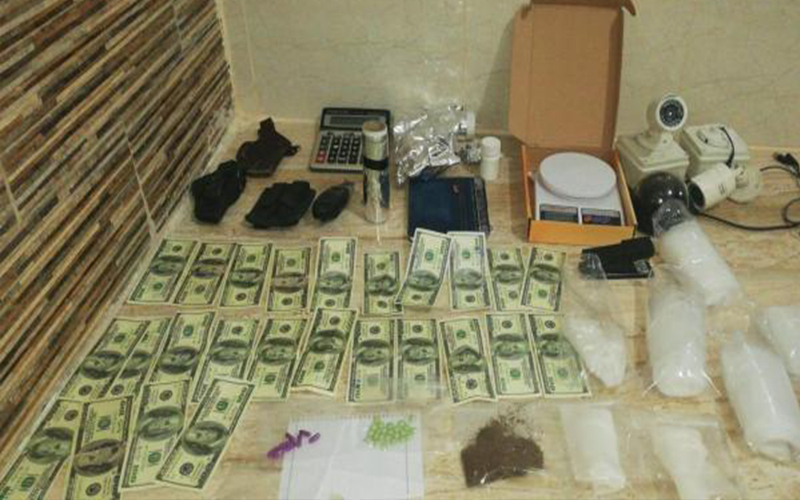 ضبط مروج مخدرات بحقه قضايا خطف