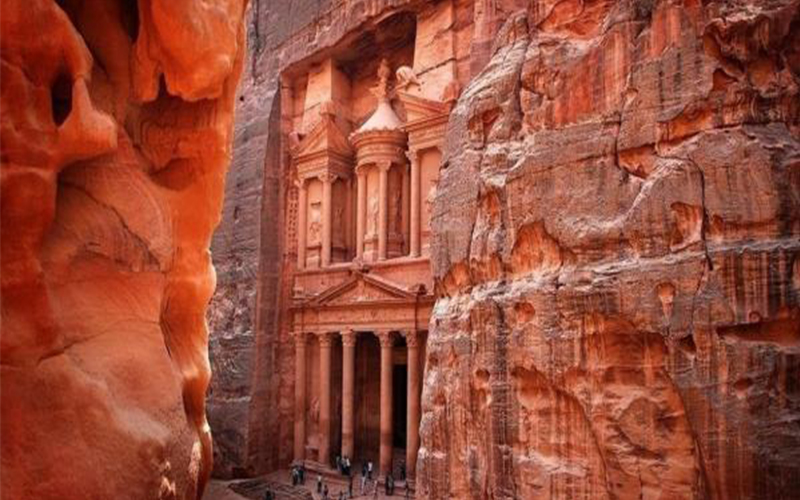 465 ألف سائح زاروا البترا في