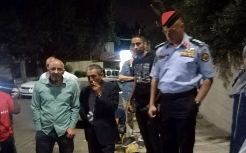 الامن يمنع محتجين من الوصول إلى