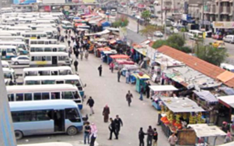 فارض اتاوات يدهس شخصين امام احد