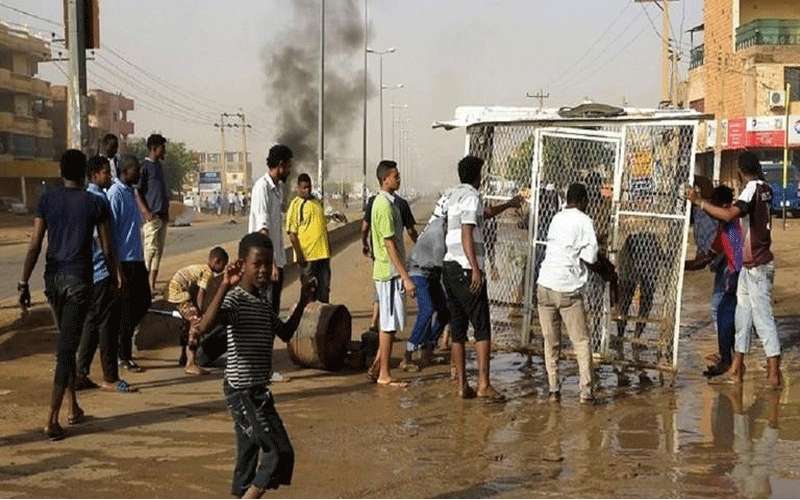 أول قتيل بالعصيان المدني السوداني