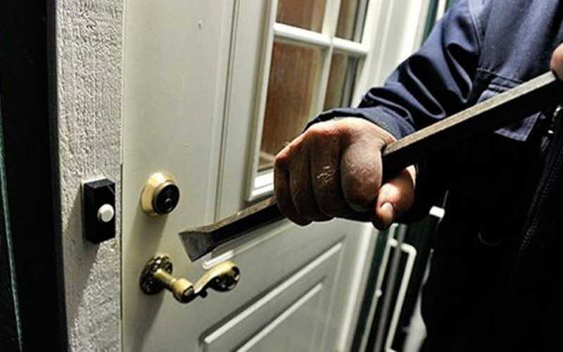 3 سنوات للص سرق ذهبا مزورا