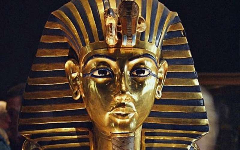 مصر تطالب بريطانيا وقف بيع رأس