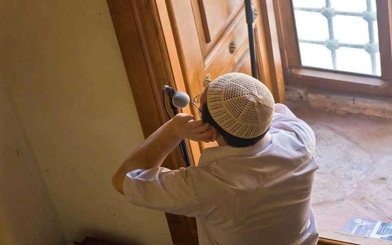 أنباء عن محاولة انتحار مواطن من