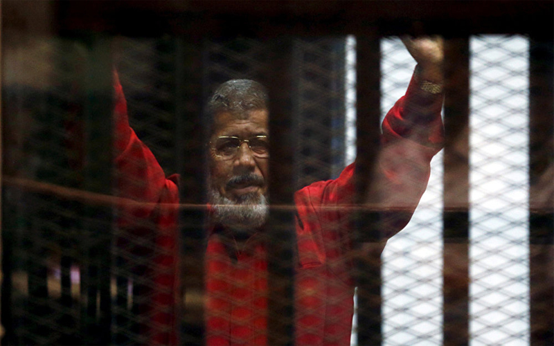 محامي مرسي يكشف تفاصيل الدقائق الأخيرة