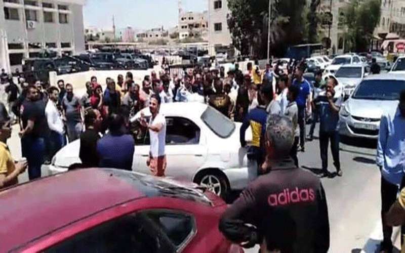 البحارة يعتصمون في الرمثا