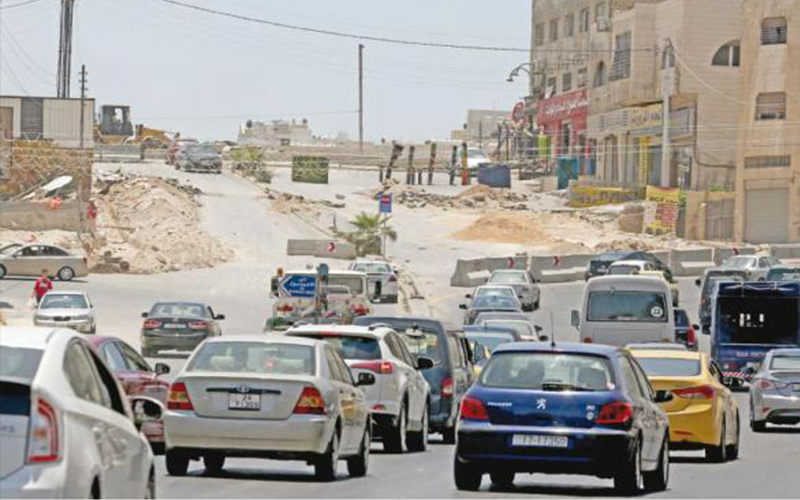 نقيب الأقمشة: لا حلول لمتضرري تقاطع