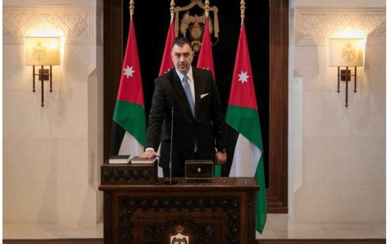 قرار حكومي بتعيين الفئة الثالثة بالشركات