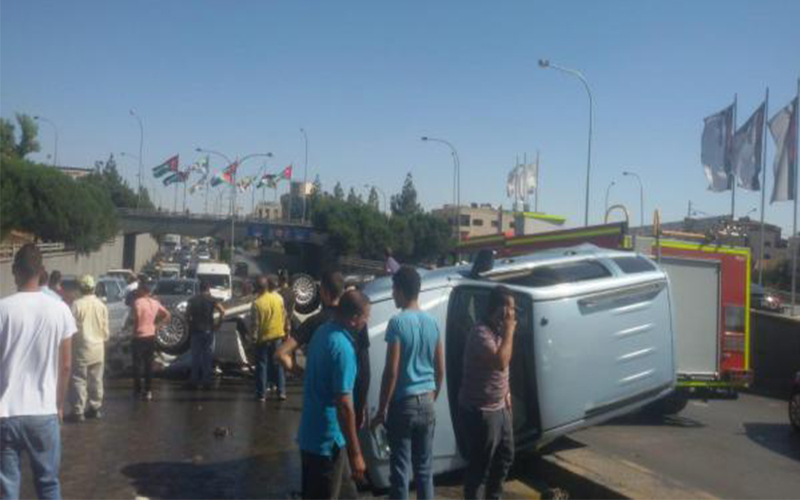 إصابة (5) أشخاص اثر حادث تصادم
