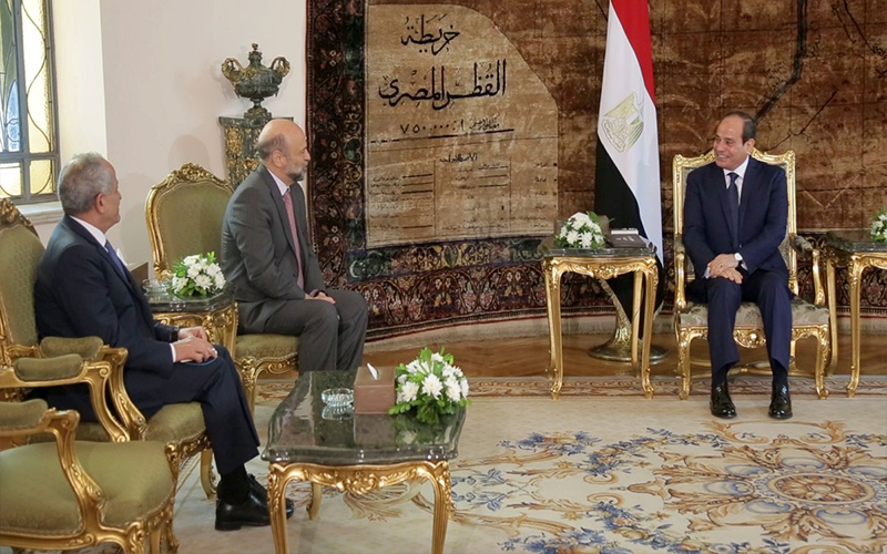 الرزاز يلتقي السيسي في قصر الاتحادية