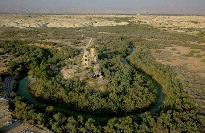 91 ألفا زاروا المغطس في النصف