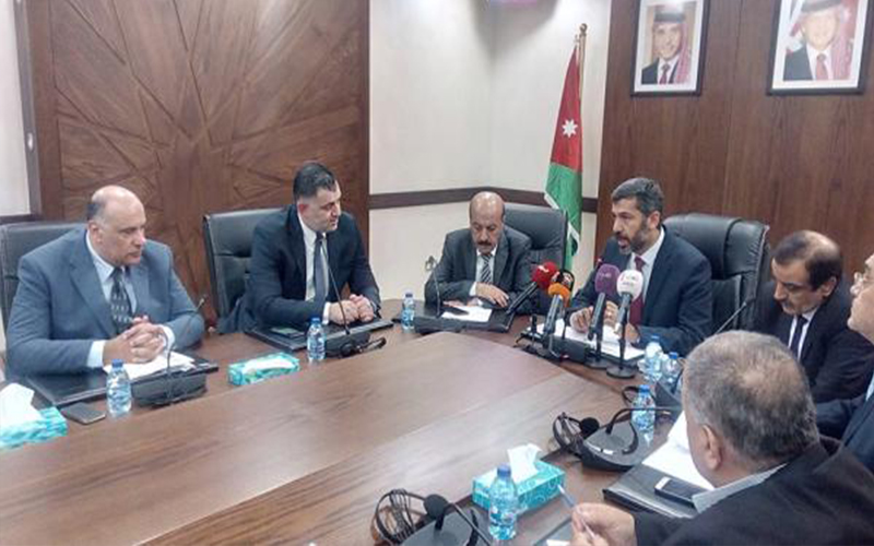 البطاينة: قرار التقاعد يستثني القضاء وموظفي