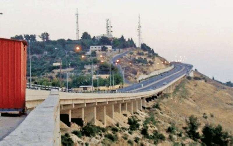 مهلة لأكشاك ستين السلط