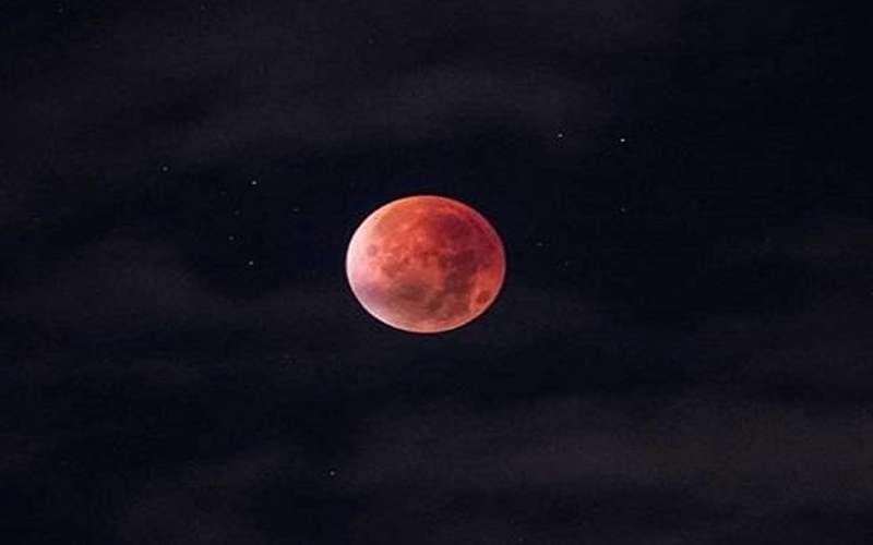 الخسوف مشاهد بانحاء الأردن