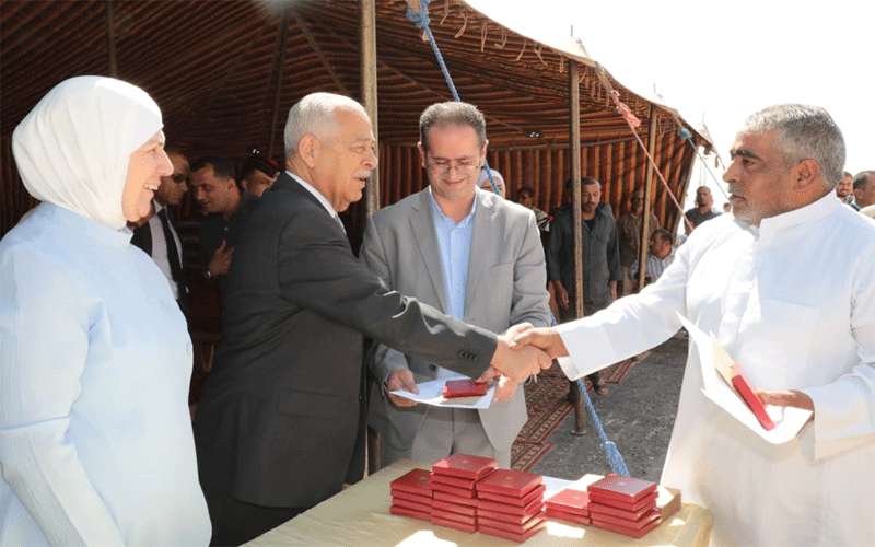 بتوجيهات ملكية.. العيسوي يسلم 26 مسكنا