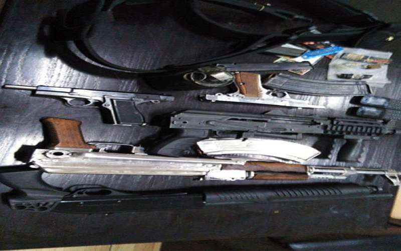 القبض على 5 اشخاص بحوزتهم اسلحة