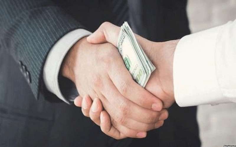 توقيف موظف بالأحوال بسبب رشوة