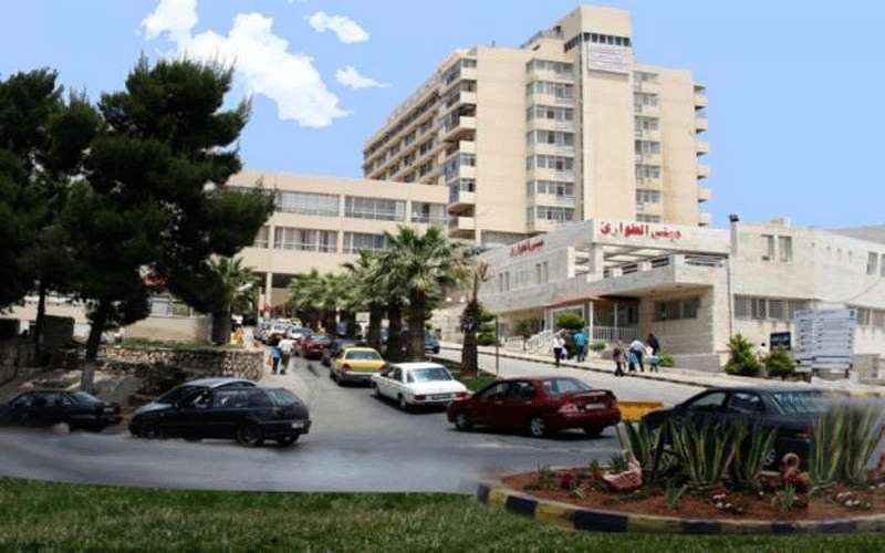 ممرضو مستشفى الجامعة الاردنية يتوقفون عن