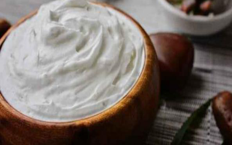 الحكومة تحدد أسعار استرشادية للألبان بين