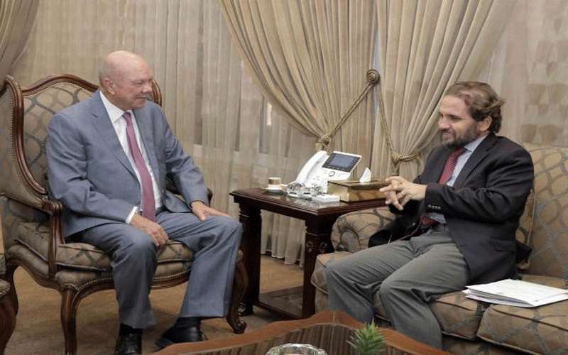 الفايز: الأعيان يعمل على تسهيل وصول