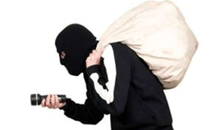 القبض على ثلاثة اشخاص حاولوا ليلا