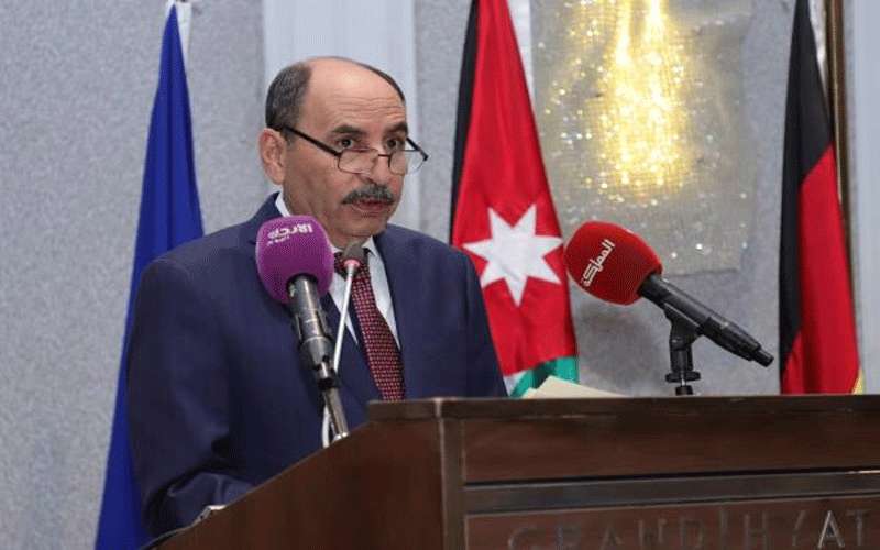 ألمانيا تواصل دعم برامج النقد مقابل