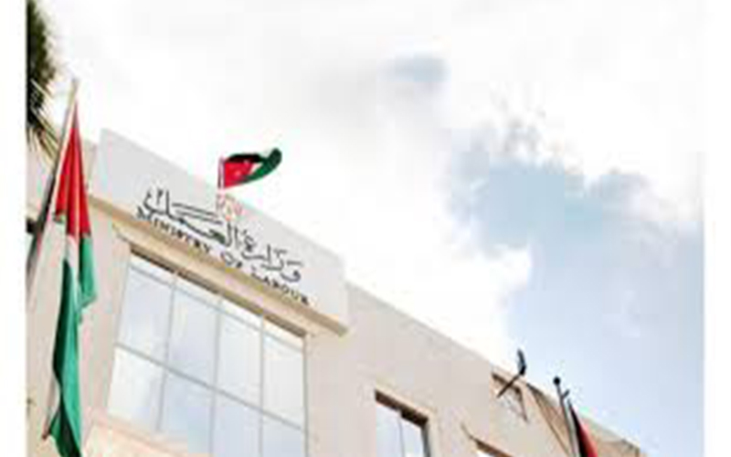 منصة إلكترونية للباحثين عن العمل قريبا