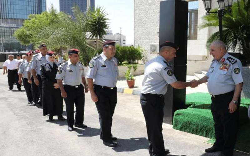 الدفاع المدني يسير بعثة الحج الخاصة