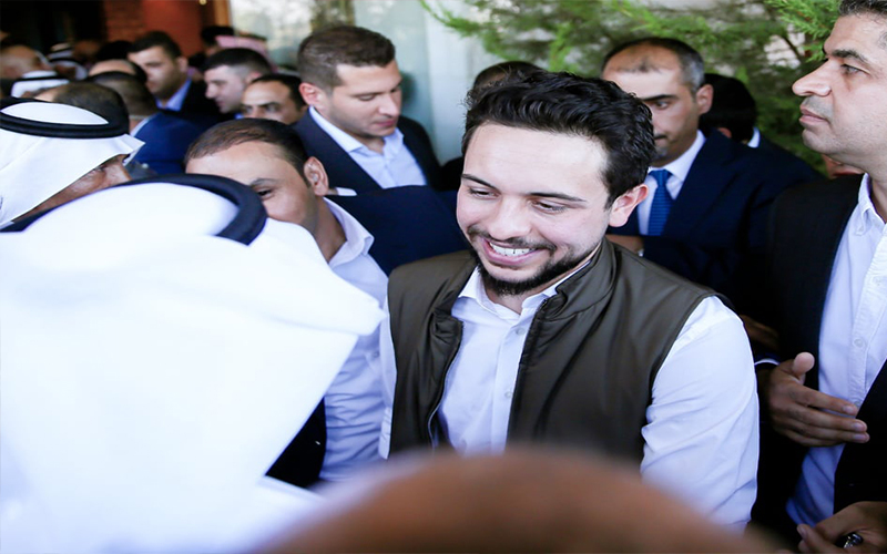 ولي العهد يلتقي وجهاء عشيرة العجارمة