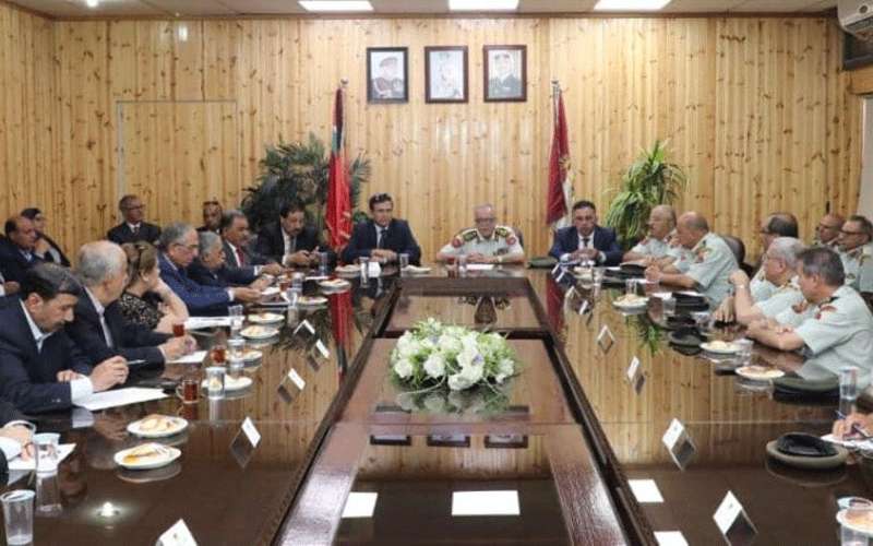 الخدمات الطبية : معاملة المتقاعدين العسكريين
