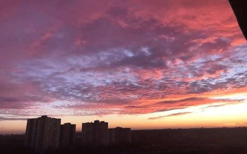 تفسير غروب الشمس غير الاعتيادي بالأردن