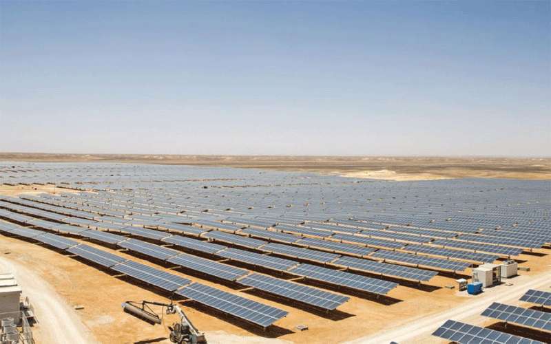 خبراء: الحكومة تشتري الطاقة المتجددة بأضعاف