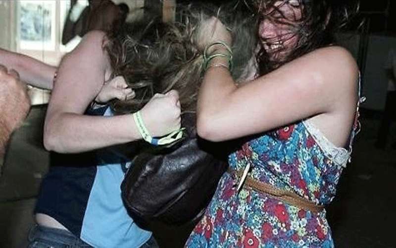 مشاجرة بين فتيات ليل في الرابية