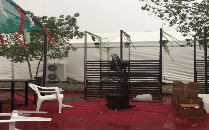 الامطار والرياح تقتلع خياما لحجاج أردنيين