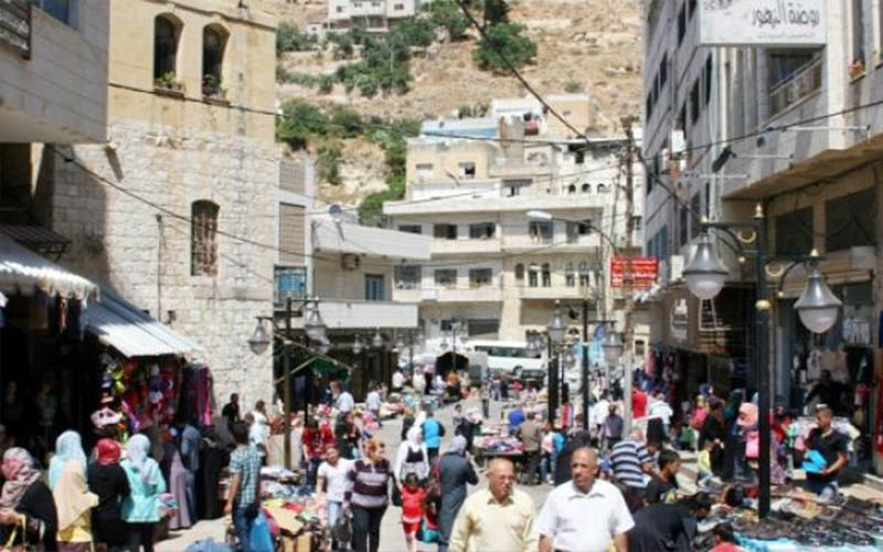 حركة شرائية نشطة بأسواق المحافظات قبيل